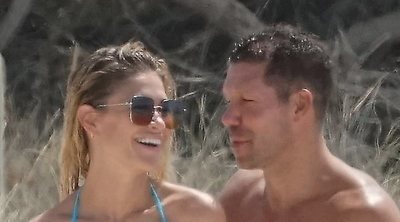 Carla Pereyra y El Cholo, luna de miel en Formentera junto a sus hijos
