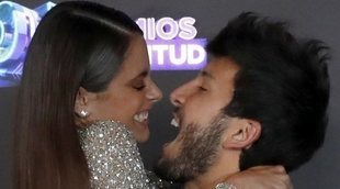 La complicidad entre besos y abrazos de Tini y Sebastián Yatra