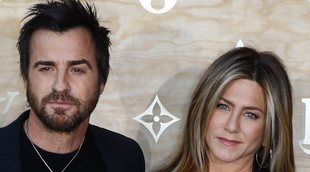 El reencuentro de Aniston y Theroux por la muerte de su perro