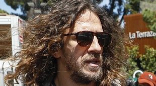 Puyol tiene un accidente contra un cristal mientras jugaba al pádel