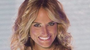 Alba se desnuda por completo: "No me he traído el bikini"