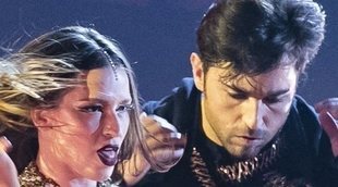 Bustamante saca a bailar a Yana en uno de sus conciertos