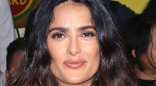 Salma Hayek etiqueta por error a Cole Sprouse en 'Stranger Things'