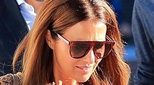 Paula y Miguel llevan a Daniella a su primer día de cole