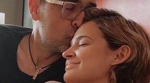 Risto y Laura pasean con su hija Roma por primera vez