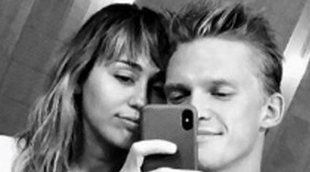 El beso de Miley Cyrus y Cody Simpson que confirma su romance