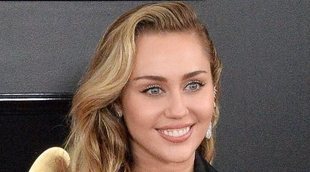 Miley Cyrus acusa a Liam Hemsworth de mala persona