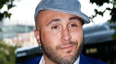 Kiko Rivera la lía en sus vacaciones en Nueva York subiéndose a la estatua de Balto