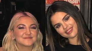 Selena y Julia Michaels se besan y se tatúan juntas