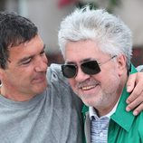 Antonio Banderas y Pedro Almodóvar en Cannes
