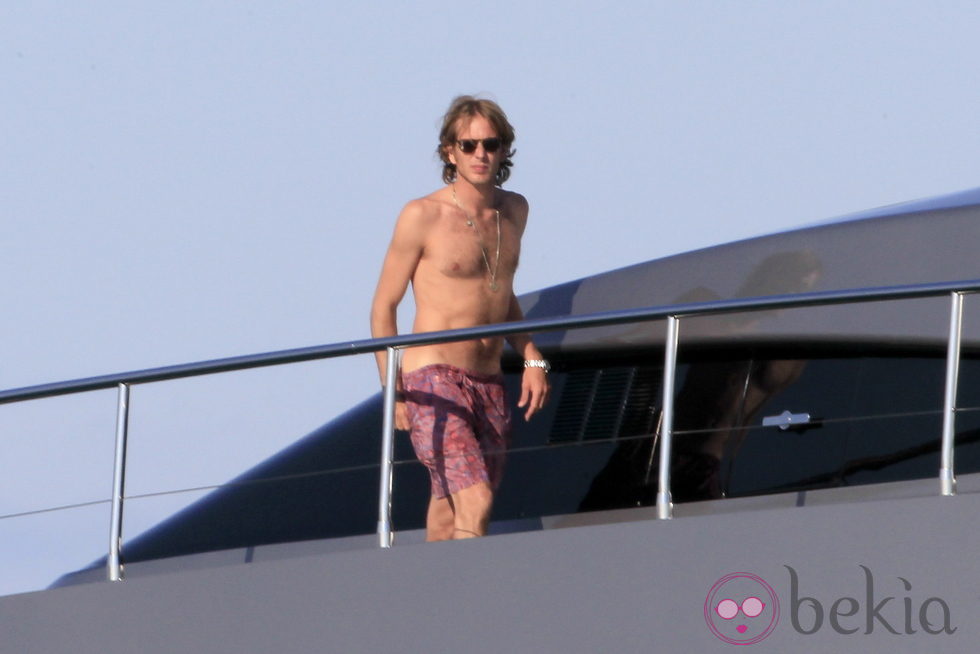 Andrea Casiraghi a bordo de un barco de Ibiza