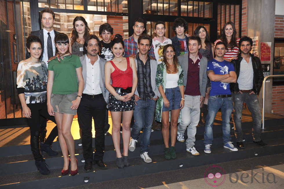 Elenco al completo de la séptima temporada de 'Física o Química'