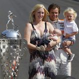 Dan Wheldon, su esposa y sus dos hijos
