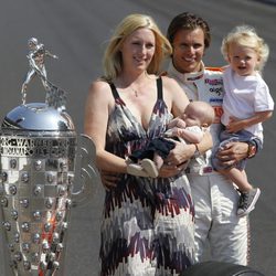 Dan Wheldon, su esposa y sus dos hijos