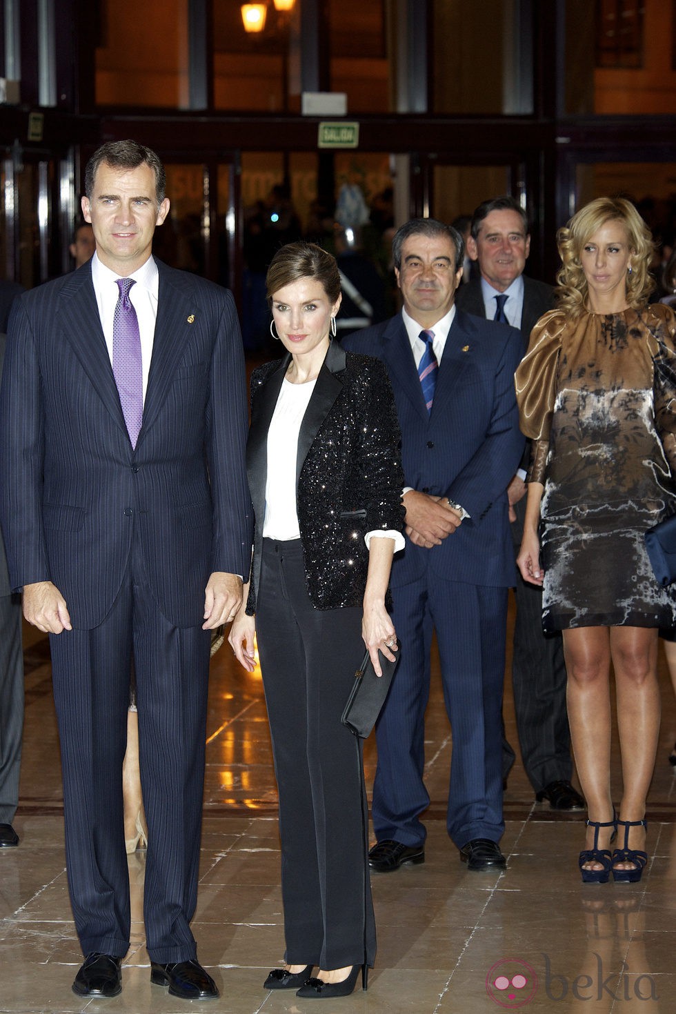 Los Príncipes Felipe y Letizia junto a Francisco Álvarez-Cascos y María Porto en Oviedo