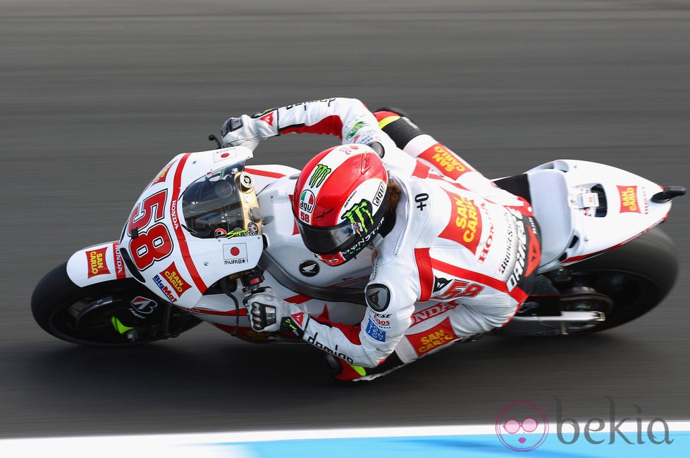 Marco Simoncelli disputando una carrera
