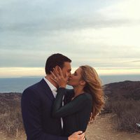 Ryan Lochte y Kayla Rae Reid se besan tras comprometerse