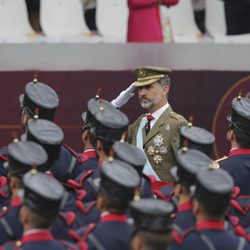 El Rey Felipe pasa revista a las tropas en el Día de la Hispanidad 2016