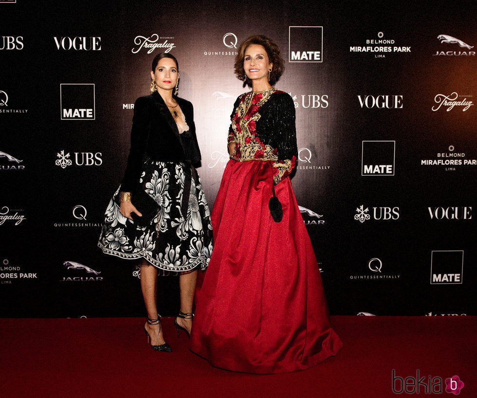 Naty Abascal en el photocall de la Gala MATE en Perú