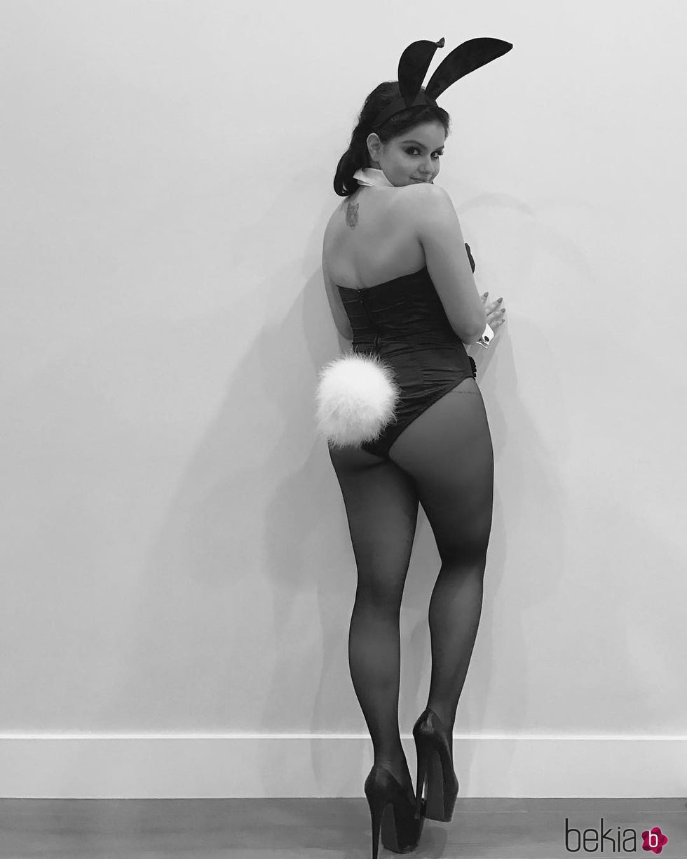 Ariel Winter se disfraza de conejita de Playboy para celebrar Halloween 2016