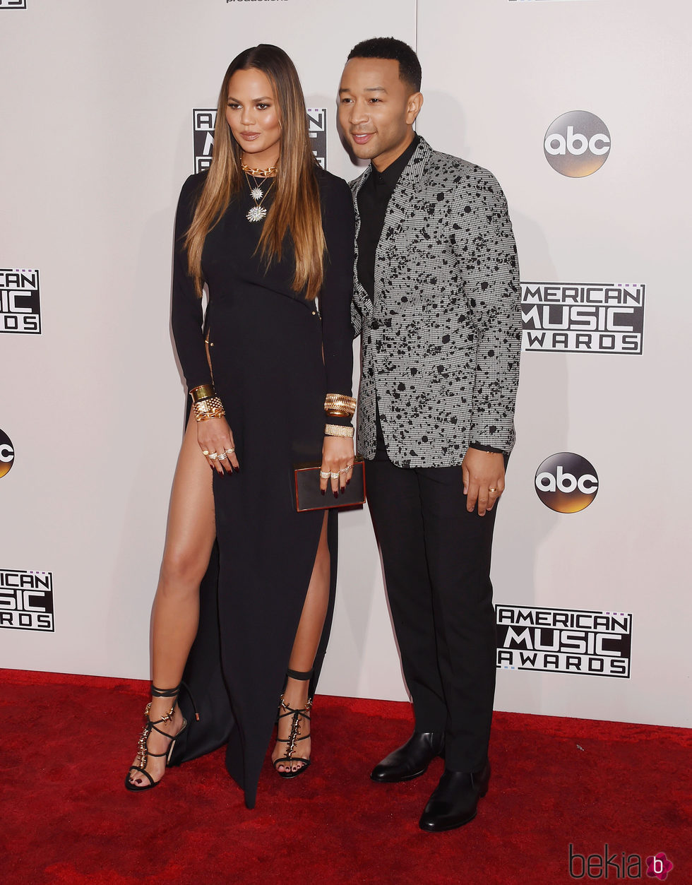 Chrissy Teigen y John Legend en los American Music Awards 2016