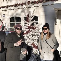 Kiko Rivera e Irene Rosales disfrutando de la decoración de Navidad de París