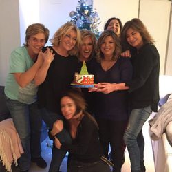 Chelo García Cortés, Mila Ximénez, Lydia Lozano, Terelu Campos, Gema López y María Patiño de cena