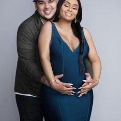 Rob Kardashian y Blac Chyna abrazados