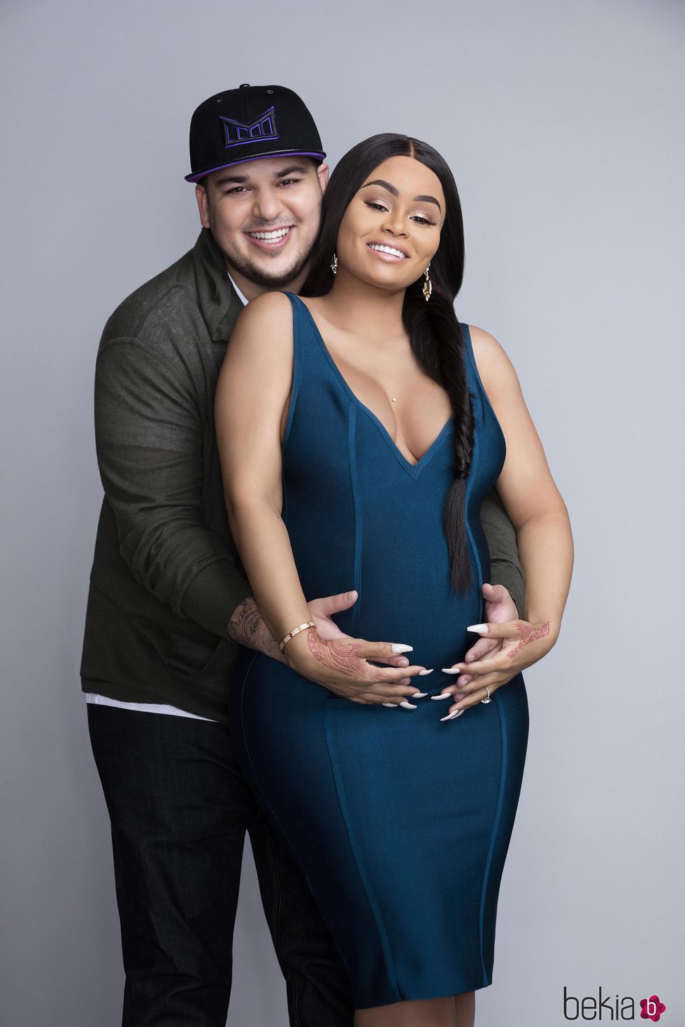 Rob Kardashian y Blac Chyna abrazados