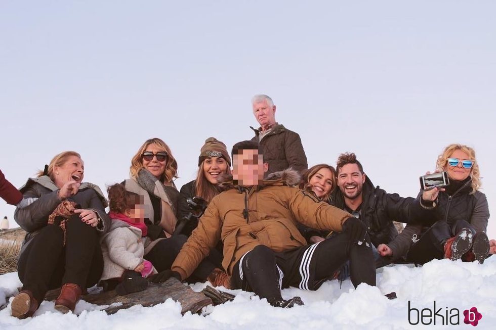 Rosanna Zanetti y David Bisbal divirtiéndose con amigos en San Sebastián