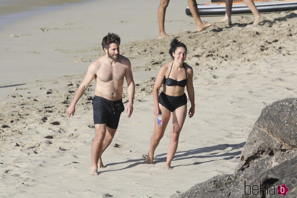 Jake Gyllenhaal luciendo cuerpo junto a Greta Caruso en las playas de San Bartolomé