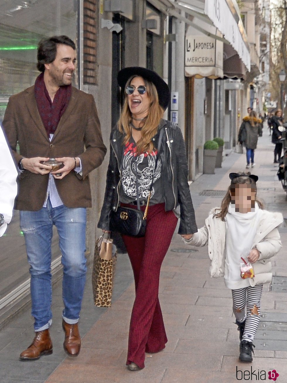 Elena Tablada con su hija Ella Bisbal y su novio Javier Ungría en su 36 cumpleaños