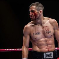 Jake Gyllenhaal con el torso desnudo en una escena de 'Rendición'