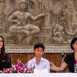 Angelina Jolie en la promoción de su nueva película en Camboya