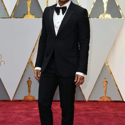 John Legend en la alfombra roja de los Premios Oscar 2017