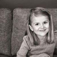 Estela de Suecia en su 5 cumpleaños