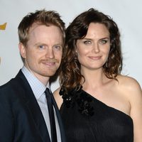 Emily Deschanel y su marido David Hornsby el los Genesis Awards