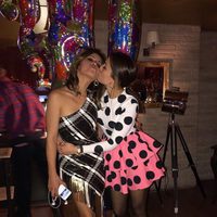 Hiba Abouk muy cariñosa en el cumpleaños de Mónica Cruz