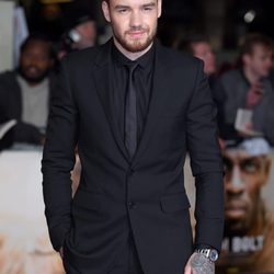 Liam Payne posando en la alfombra roja de 'I Am Bolt'