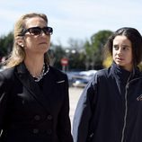La Infanta Elena y Victoria de Marichalar en la capilla ardiente de Alicia de Borbón-Parma