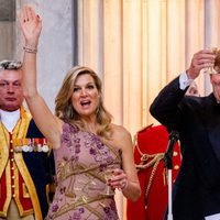 Máxima de Holanda entregada durante el brindis del Rey Guillermo en la cena de gala de su 50 cumpleaños