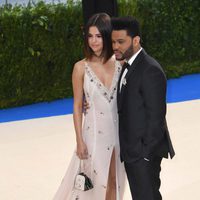 Selena Gomez y The Weeknd en la Gala MET 2017