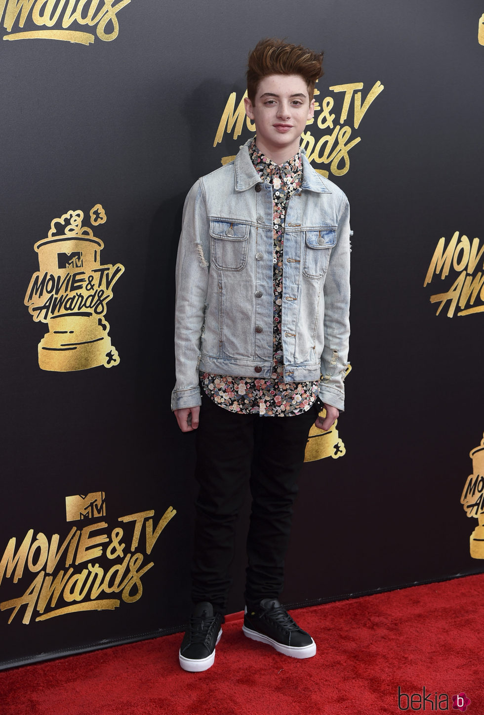 Thomas Barbusca en la alfombra roja de los MTV Movie Awards 2017