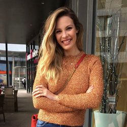 Jessica Bueno celebrando su entrada en la universidad