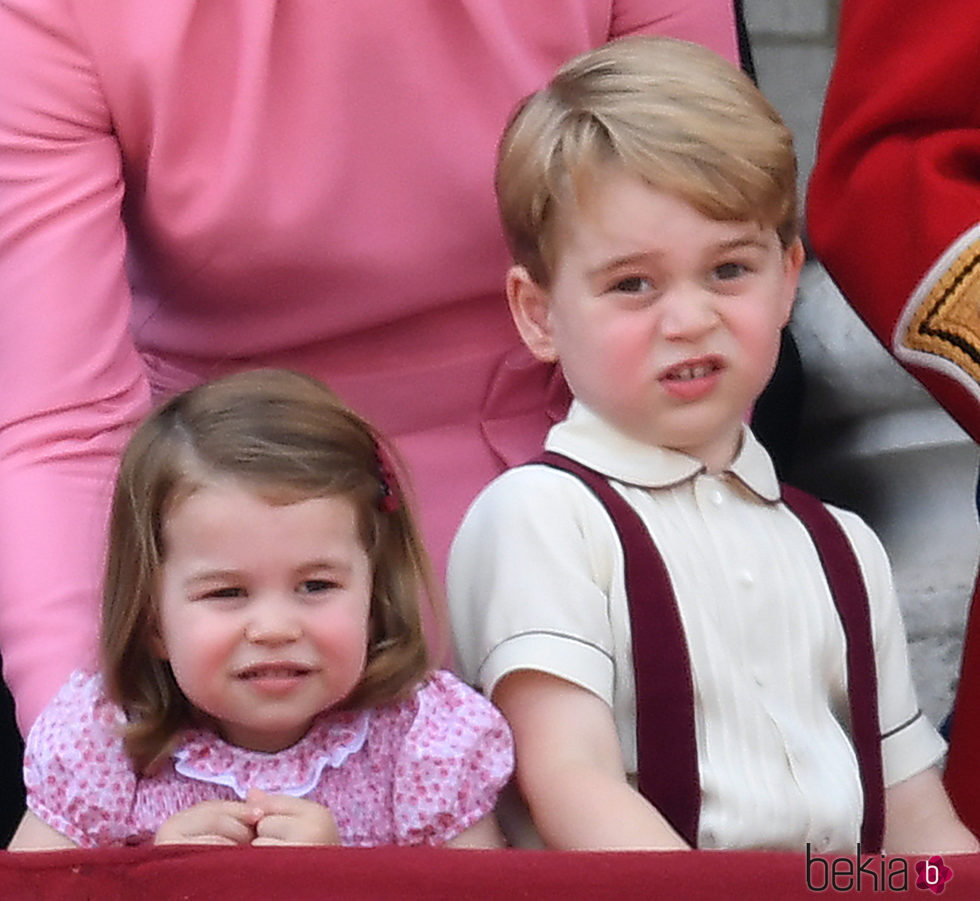 El Príncipe Jorge y la Princesa Carlota en la tradicional Trooping The Colour
