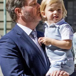 Chris O'Neill con su hijo Nicolás de Suecia en el 40 cumpleaños de Victoria de Suecia