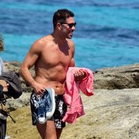 Diego Simeone con el torso desnudo en Ibiza