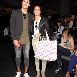 Gloria Camila y Kiko Jiménez en el front row desfile de Francis Montesinos en Madrid Fashion Week primavera/verano 2018