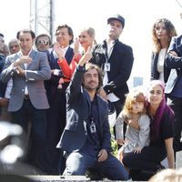 La familia de Ángel Nieto en el homenaje celebrado a las puertas del Bernabéu en Madrid