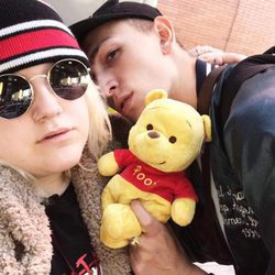 'Soy una pringada' con su novio 'El muchacho de los ojos tristes'